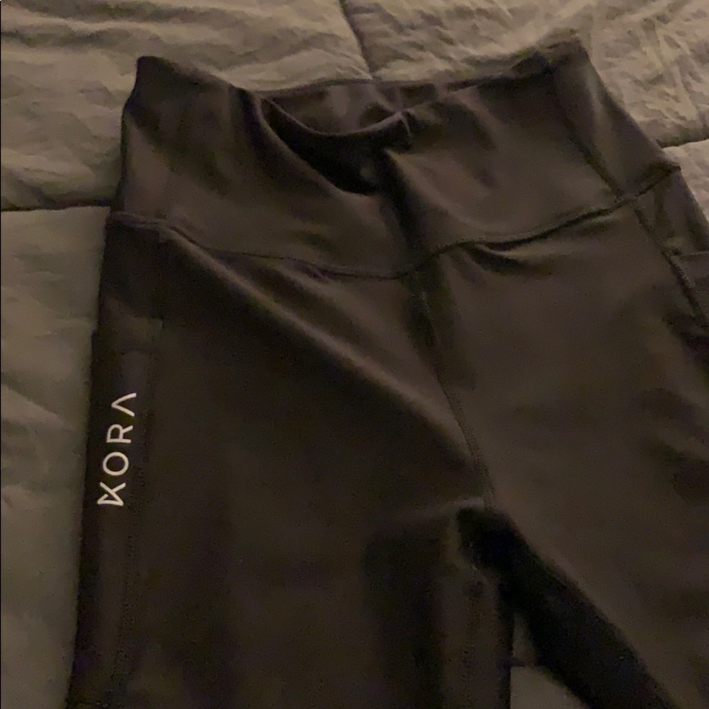 KORA leggings